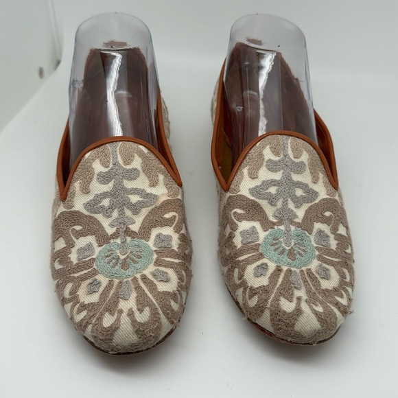 Ramon Tenza Ukraine Embroidered Floral & Leather Loafers Slip on Flats Size 7.5 - Picture 1 of 12